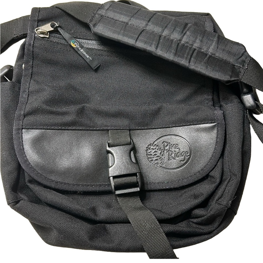 Pine Ridge Woman’s Shoulder bag/backpack